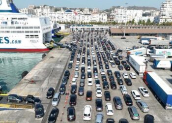 Mbi 4150 udhëtarë dhe 1350 autovetura brenda një dite  në Portin e Durrësit
