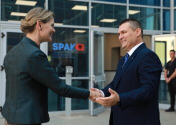 E ngarkuara me Punë e SHBA në Tiranë takohet me Altin Dumanin, porosi SPAK-ut: Vijoni punën me guxim!