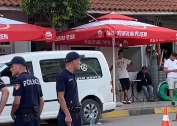 U vra për pak më shumë se 100 mijë lekë të vjetra/ Refuzoi të jepte xhiron ditore, çfarë u gjet në xhepat e Egli Progës