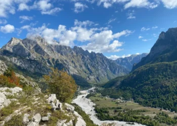 Media gjermane “Prisma”: Shqipëria, destinacioni i ri turistik me male piktoreske dhe histori të pasur