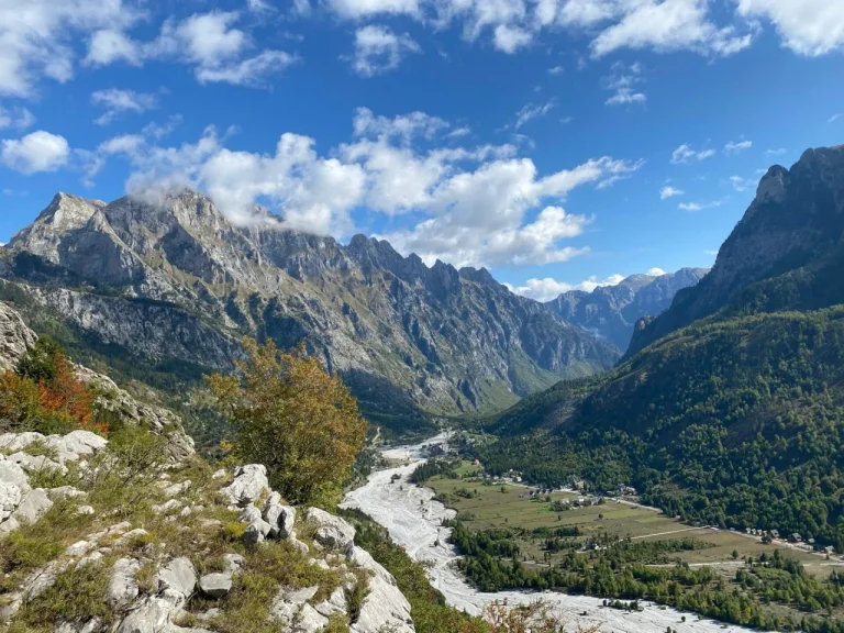 Media gjermane “Prisma”: Shqipëria, destinacioni i ri turistik me male piktoreske dhe histori të pasur