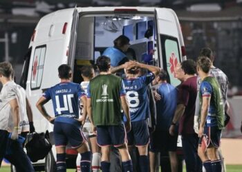 VIDEO/ Panik në Copa Libertadores, futbollisti ‘shembet’ në tokë pa ndjenja