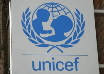 “E papranueshme”/ UNICEF: Mbi 2 mijë fëmijë të pastrehë në Francë