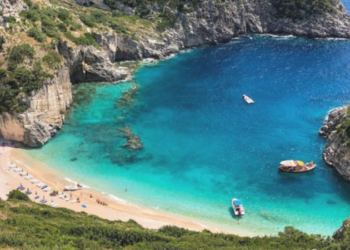 Pamje të mahnitshme! Rama publikon video nga Gjiri i Gramës, kryeministri: Si gjithnjë, po ai magnet i parezistueshëm i Jonit!