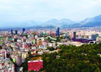 Ndërtimet/ Kryeson Tirana me sipërfaqet më të mëdha të lejeve, pasohet nga Durrësi