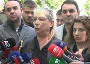 Kalaja ia thotë në sy Këlliçit: Bëje xhiro me jaht gjatë protestave! Pse s’na ftove edhe ne?