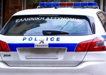 “Dhunoi edhe fëmijën tonë të mitur”/ 28-vjeçarja shqiptare rrëfen makthin e përjetuar në duart e të shoqit: Më goditi me grushte dhe…