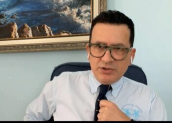 Kreshnik Spahiu: Në mediat e Kosovës që kontrollon VV, mund të kritikosh më lehtë Zotin, por jo Albin Kurtin