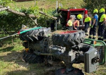 E zuri poshtë traktori, humb jetën shqiptari në Itali