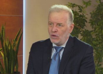 “Janë mercenarë”/ Genc Pollo: Rusët e çeçenët që morën medalje për Shqipërinë, duhet të dinin ndonjë varg nga Naimi