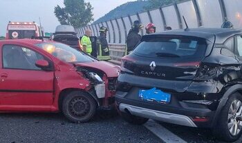 Drejtonte makinën pa patentë/Babai humb kontrollin e mjetit, ndërron jetë vogëlushja 8-vjeçare