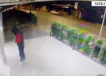 Publikohet video e shpërthimit në derën e agjencisë funerale, zbardhet ngjarja! Shkak, një borxh i pashlyer