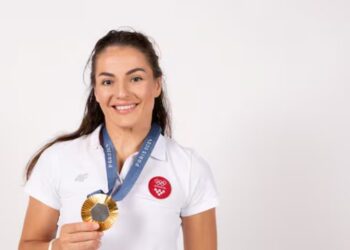 Skandal në Paris, babai i kampiones olimpike denoncohet për ngacmim seksual