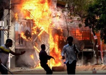 Kërkojnë dorëheqjen e kryeministres Sheikh Hasina, 300 viktima në protestat antiqeveritare në Bangladesh