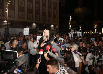 Protesta në Sheshin Skënderbej, motra kërkon drejtësi: Egli u vra nga 4 barbarë