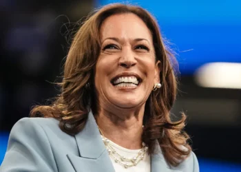 Kamala Harris mes dy figurave për të zgjedhur kandidatin për nënpresident