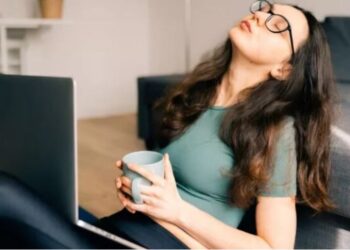 Gjashtë arsyet pse mund të ndihesh gjithmonë i/e lodhur