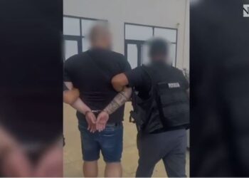 Në kërkim për tentativë vrasjeje, arrestohet 30-vjeçari në Tiranë! I riu qarkullonte me armë, drogë dhe…