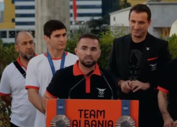 Presidenti i Federatës së Mundjes kërkon revansh ndaj Veliajt, ja çfarë i thotë te tarraca e Bashkisë