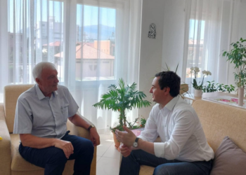“Qytet që inspiron artistin”, Albin Kurti vizitë në Shkodër, takohet me mjeshtrin e madh Zef Çoba