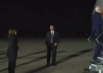 VIDEO/ Biden nuk ka “shpëtim”! Sërish bën gafë, ja veprimi gjatë pritjes së ish-të burgosurve amerikanë në Rusi