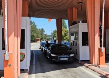 Fluks në Qafë Thanë, qindra turistë të huaj u drejtohen plazheve shqiptare për fundjave