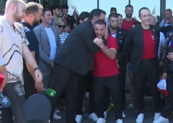VIDEO/ Pas “tuçit” në Paris, Sait Prizreni tenton të “barazojë” Veliajn në Tiranë