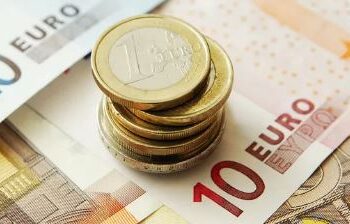 Në Shqipëri vetëm me lekë! Ekspertët: Të ndalohen pagesat në valutë nën 1 mijë euro