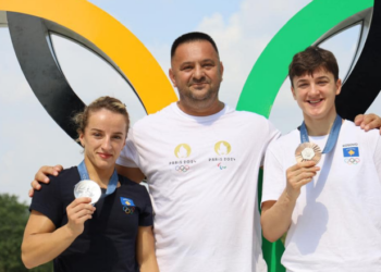 Arritjet e sportistëve të Kosovës në Paris, reagon Edi Rama: I lumtur dhe krenar që jam miku juaj!