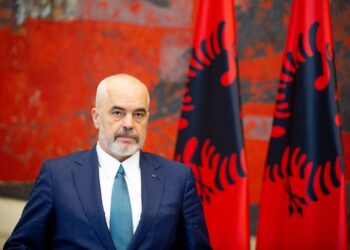 Historia e një prone të parë nga dy botë të ndryshme