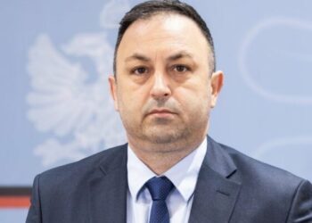 Arrestimi i shefit të Antidrogës në Policinë e Durrësit, reagon ministri Hoxha: Çdo polic që shkel ligjin, do të ndëshkohet