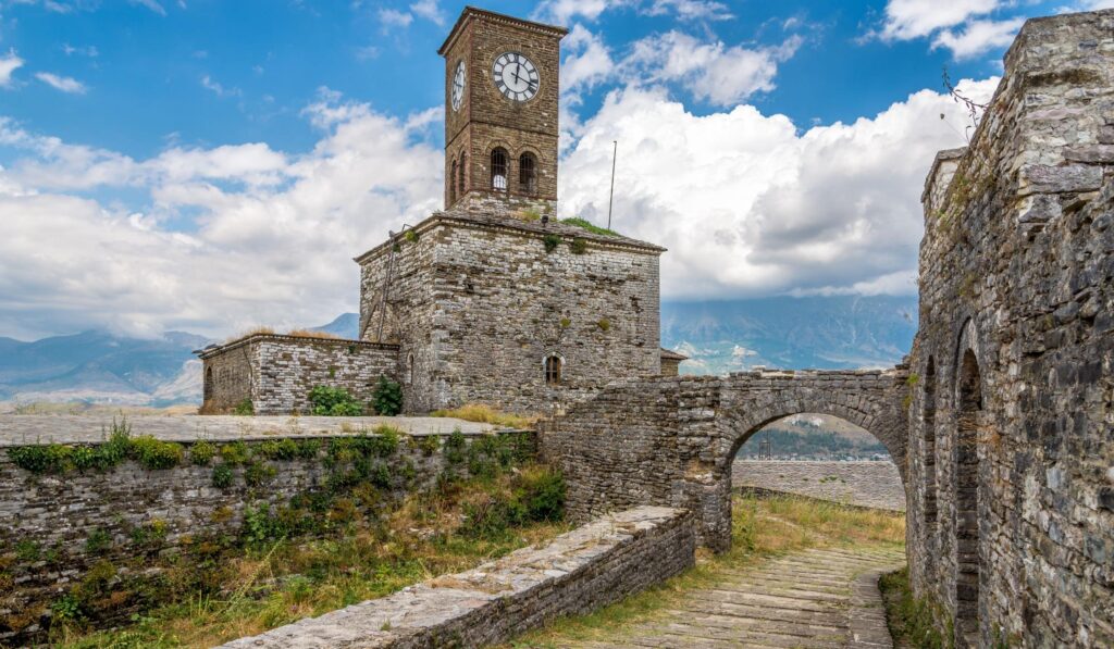 Rekord në kalanë e Gjirokastrës, më shumë vizitorë dhe turistë se një vit më parë