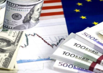 Këmbimi valutor 8 gusht/ Me sa blihen e shiten dollari dhe euro, çfarë ndodh me monedhat e tjera