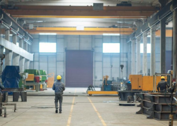 Ligji i ri, si do të bëhet punësimi i të huajve në bizneset shqiptare! Mënyrat e aplikimit, dokumentacioni dhe hapat që duhen ndjekur nga subjektet