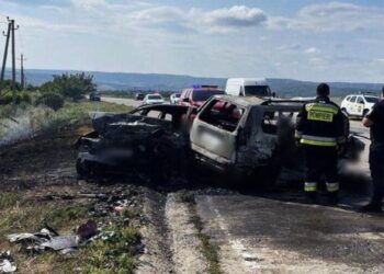 Tragjedi! Digjen të gjallë 5 persona në një makinë, 7 të plagosur