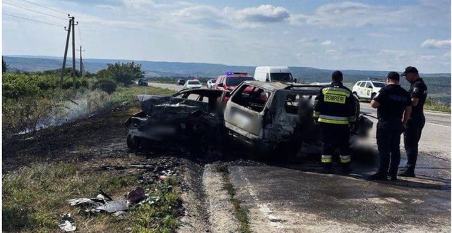 Tragjedi! Digjen të gjallë 5 persona në një makinë, 7 të plagosur