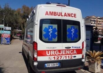 E rëndë në një fast-food në Himarë! 27-vjeçari nga Tirana plagos me thikë kolegun e tij