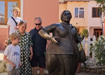 Familja nga Afrika e Jugut zgjedh Shqipërinë për të kaluar pushimet verore, Rama publikon videon e veçantë