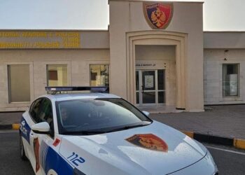 Dështon plani i dy të rinjve në Himarë, policia i arreston teksa shisnin drogë (Emrat)