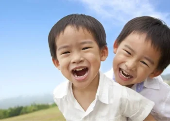 Përse të rinjtë në Japoni nuk po bëjnë më fëmijë?!