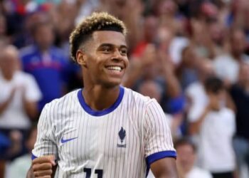 Desire Doue transferohet tek PSG
