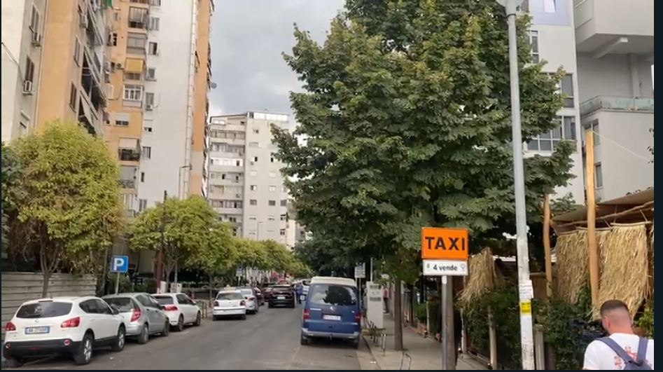 Plagosja me armë në Tiranë, në vendngjarje shkon edhe drejtori i Agjencisë së Mbikëqyrjes Policore, Florian Sulejami