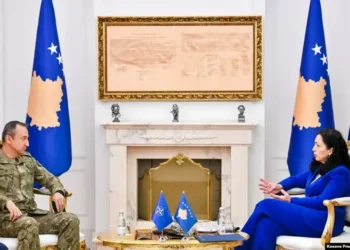 Debati për hapjen e urës së Ibrit, Osmani takim me kreun e KFOR: Prishtina duhet të konsultohet me NATO-n