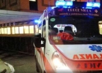 E rëndë/ U fut për një zhytje në det pas mesnate, mjeku i poliklinikës humb jetën në sy të gruas