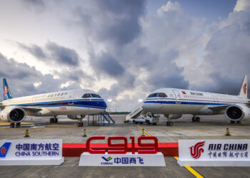 COMAC u dorëzon dy kompanive të mëdha ajrore kineze aeroplanë “C919”