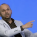 “Servilizëm i pështirë”, gazetari reagon pas intervistës së Adi Krastës: Veç në Kosovë gjejnë terren tipat si ai…