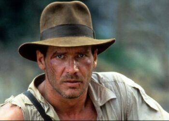 E mbajti në filmin ”Temple of Doom”, shitet për 630 000 dollarë kapela e Harrison Ford