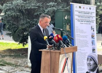 Nëna Terezë, një rrugëtregues nga duhet të ecë Njerëzimi