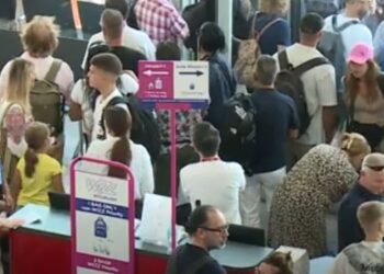 1.2 milionë pasagjerë në korrik nga Rinasi, 70% të huaj! Rritet ndjeshëm numri, turisti: Ushqime të mira dhe çmime të lira