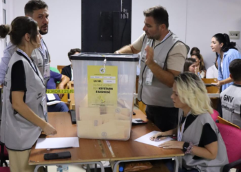Numërohen 29 nga 36 kuti/ Tavo drejt fitores së Himarës, kryeson me 63%. Kandidati i PS merr edhe qytetin, ku Fredi Beleri mori 900 vota më shumë